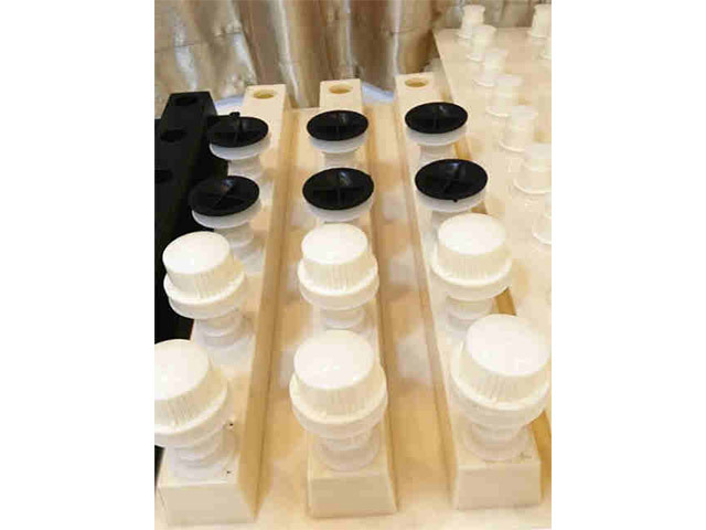 Whole pouring filter plate