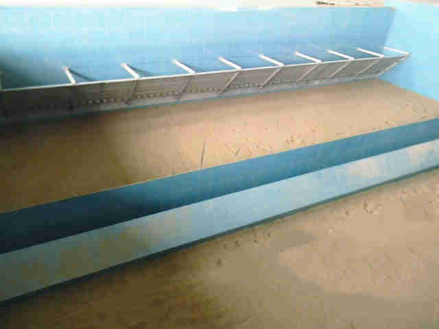 V-shaped groove