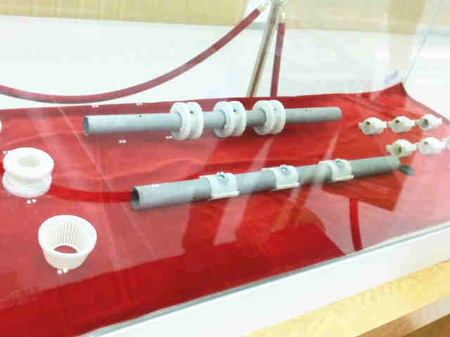 Single-hole membrane aerator